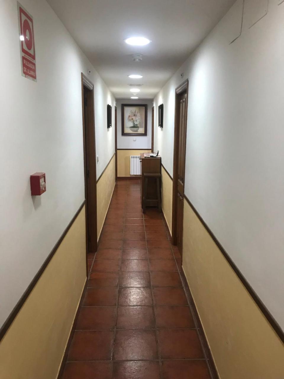 Hospedaje Casa Mariano เซโกเวีย ภายนอก รูปภาพ